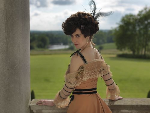 Katherine Kelly as Lady Mae.