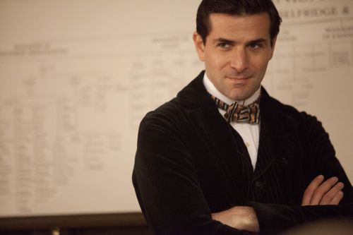 Gregory Fitoussi as Henri Leclair.