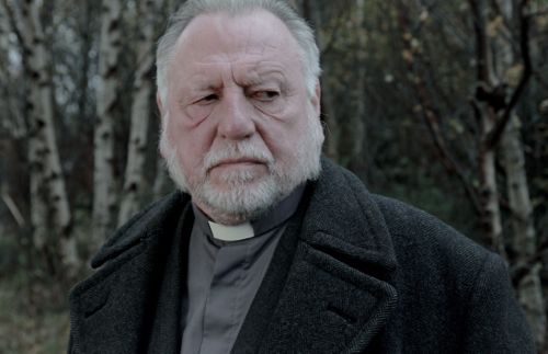 Kenneth Cranham as Vicar Oddie.