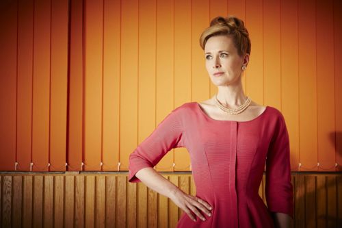 Natasha Little as Elizabeth Powell.