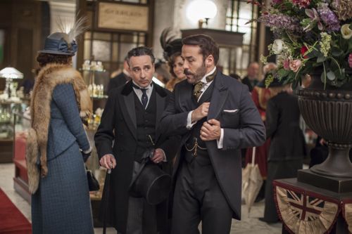 Lord Loxley (Aidan McArdle) and Harry Selfridge (Jeremy Piven).