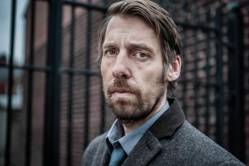 Craig Parkinson as Det Insp Sean Devlin.