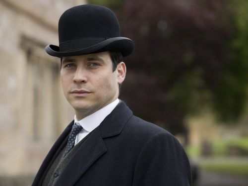 Thomas (Rob James-Collier).