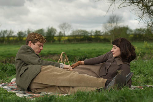 EMABARGOED_UNTIL_25TH_SEPTEMBER_GRANTCHESTER_EP1_09-5