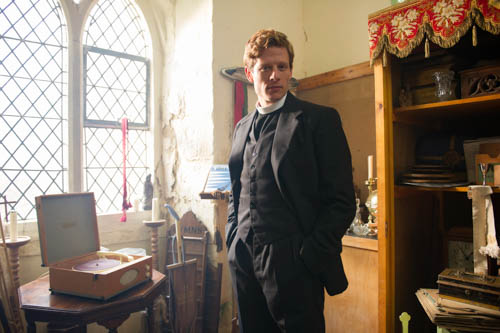 EMABARGOED_UNTIL_25TH_SEPTEMBER_GRANTCHESTER_EP1_39-1