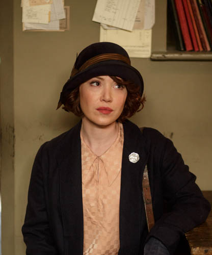 This photograph is (C) Carnival Film & Television Ltd and can only be reproduced for editorial purposes directly in connection with Downton Abbey, Carnival Film & Television Ltd or ITV plc. Once made available by ITV plc Picture Desk, this photograph can