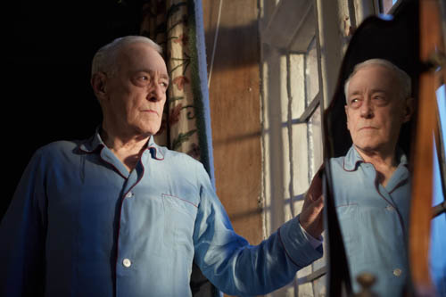 John Mahoney as Andrew Del Mar.