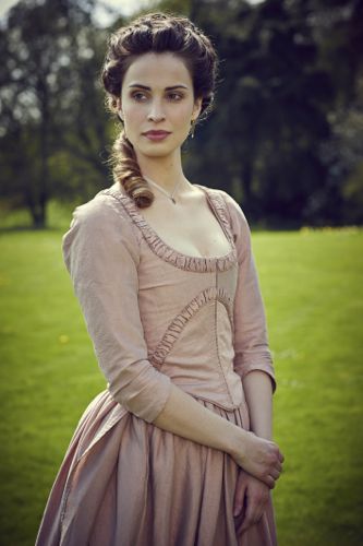 Heida Reed as Elizabeth.