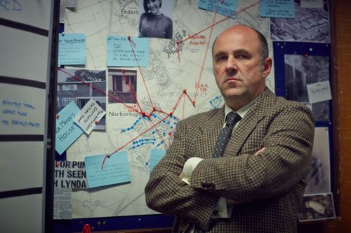 Lorcan Cranitch as DI Alan Madden.