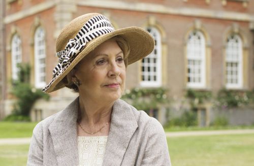 Isobel Crawley (Penelope Wilton).