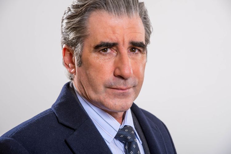 John Lynch as Steve Macintyre.