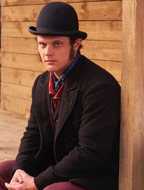 Stephen Thompson as Davey Sharp.