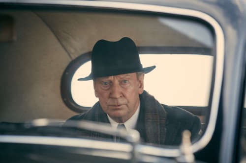 CHURCHILLS_SECRET_08