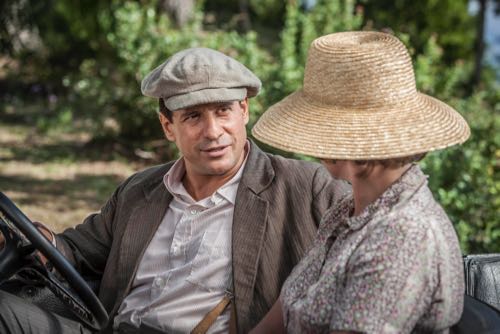 Alexis Georgoulis as Spiro.