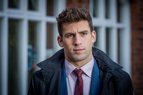 Dino Fetscher as Alex Wayfield).