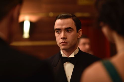 Jamie Blackley as Freddie Hamilton.