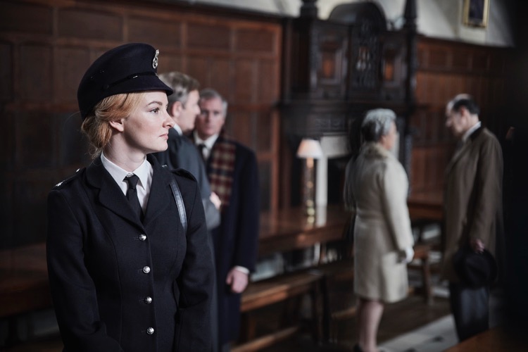 ENDEAVOUR_EP1_DAKOTA12